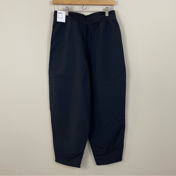 NWT Nike Black Faux Fur‎ High Rise Loose Fit Pants Size Medium - Picture 7 of 12